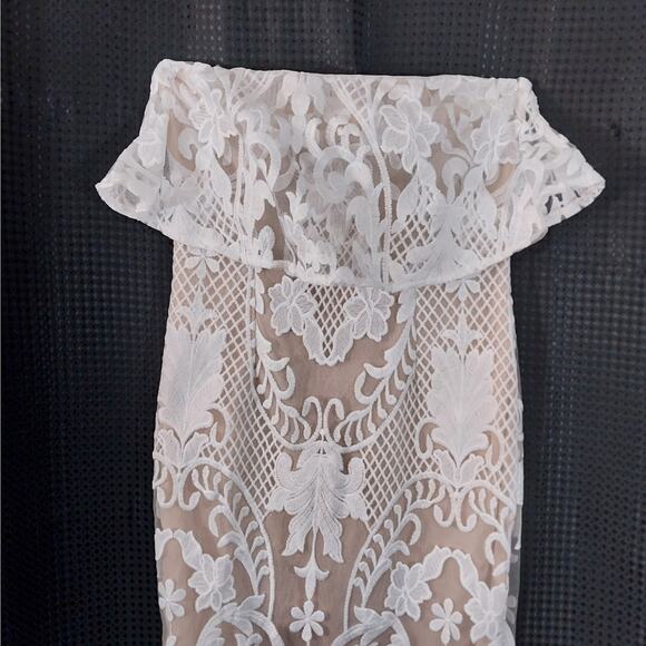 FASHION NOVA! NUDE BEIGE/TAN STRETCH OVERLAID W/WHITE ORNATE LACE DRESS! SZ XS - Picture 3 of 11